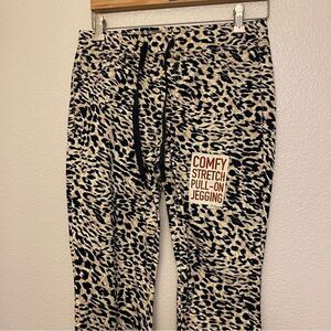 L.E.I. Animal cheetah print Stretch Pull-On Jeggings pants women’s M NEW
